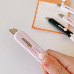 Cute Cat Claw Mini Portable Utility Knife Paper Cutter Cutting Paper Razor Blade Office Stationery Material Cutter Letter Envelope Opener Mail Knife School Office Supplies